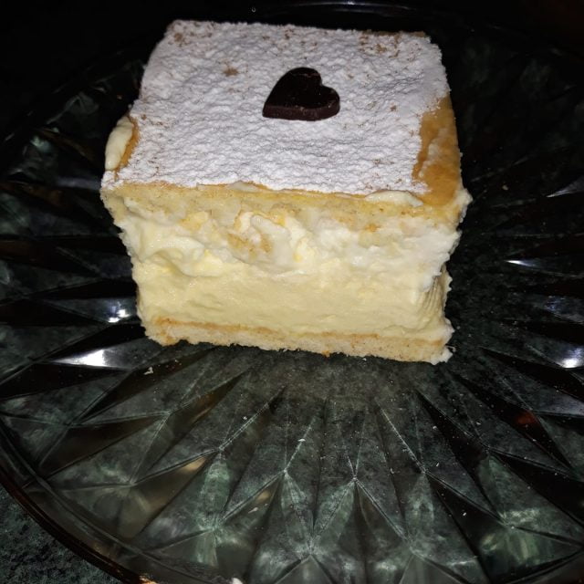 Recept na medové rezy s vanilkovým krémom Recept na medové rezy s vanilkovým krémom