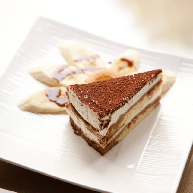 netradicni-bananove-tiramisu-s-mascarpone-tuto-verzi-si-zamilujete