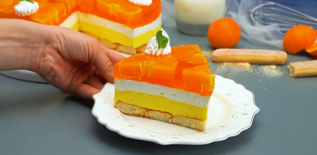 Osvěžující nepečený pomerančový dort s pudinkovou a šlehačkovou náplní