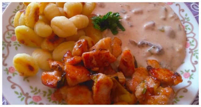 kruti-prsa-s-zampionovo-syrovou-omackou-a-gnocchi-1024x549