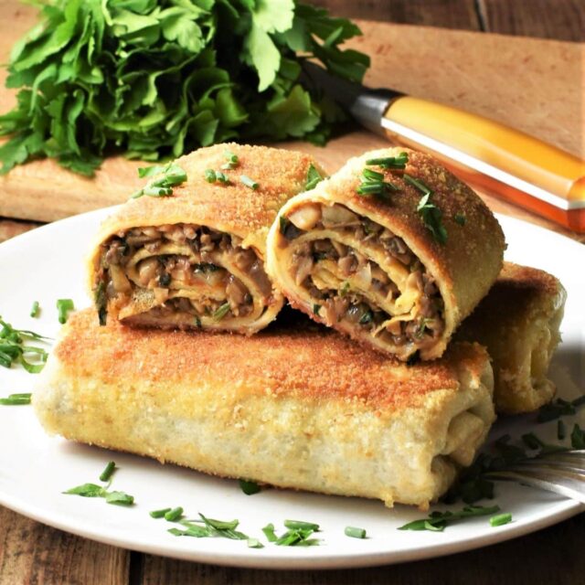 crepes-with-mushrooms-krokiety